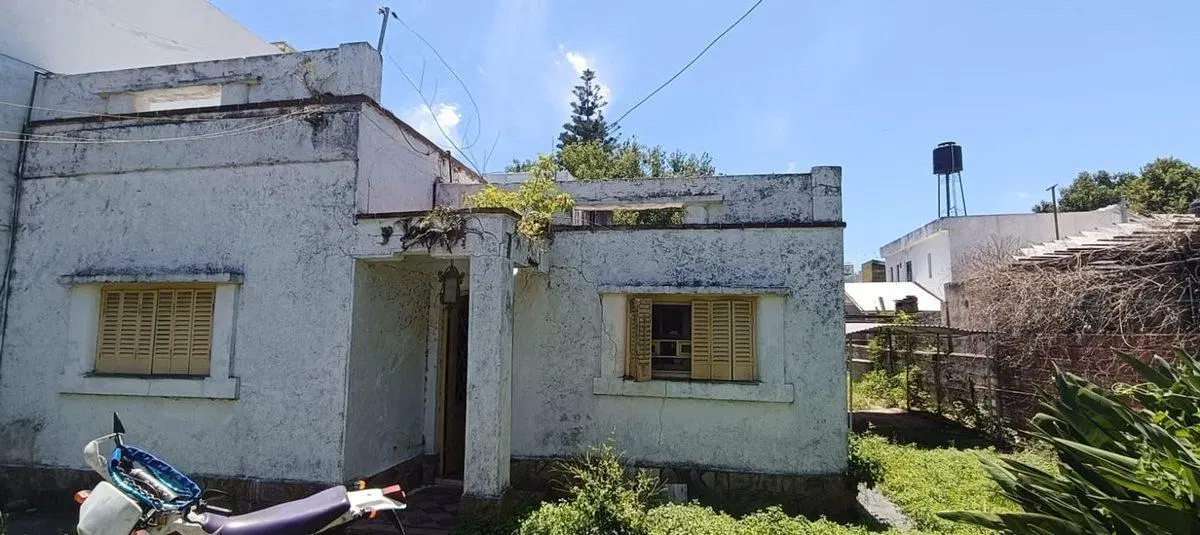 VENTA CASA 3 DORMITORIOS A RECICLAR EN LA FLORIDA 3