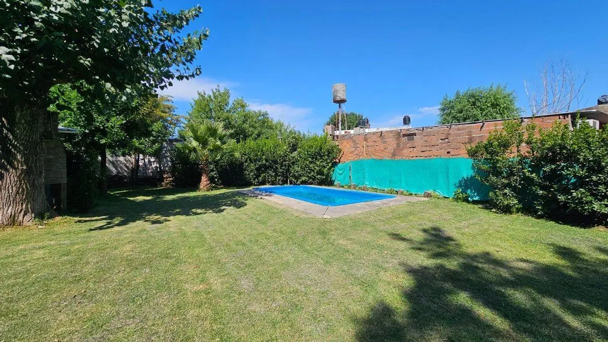 VENTA DE CASA 2 DORMITORIOS CON PILETA -IBARLUCEA 3