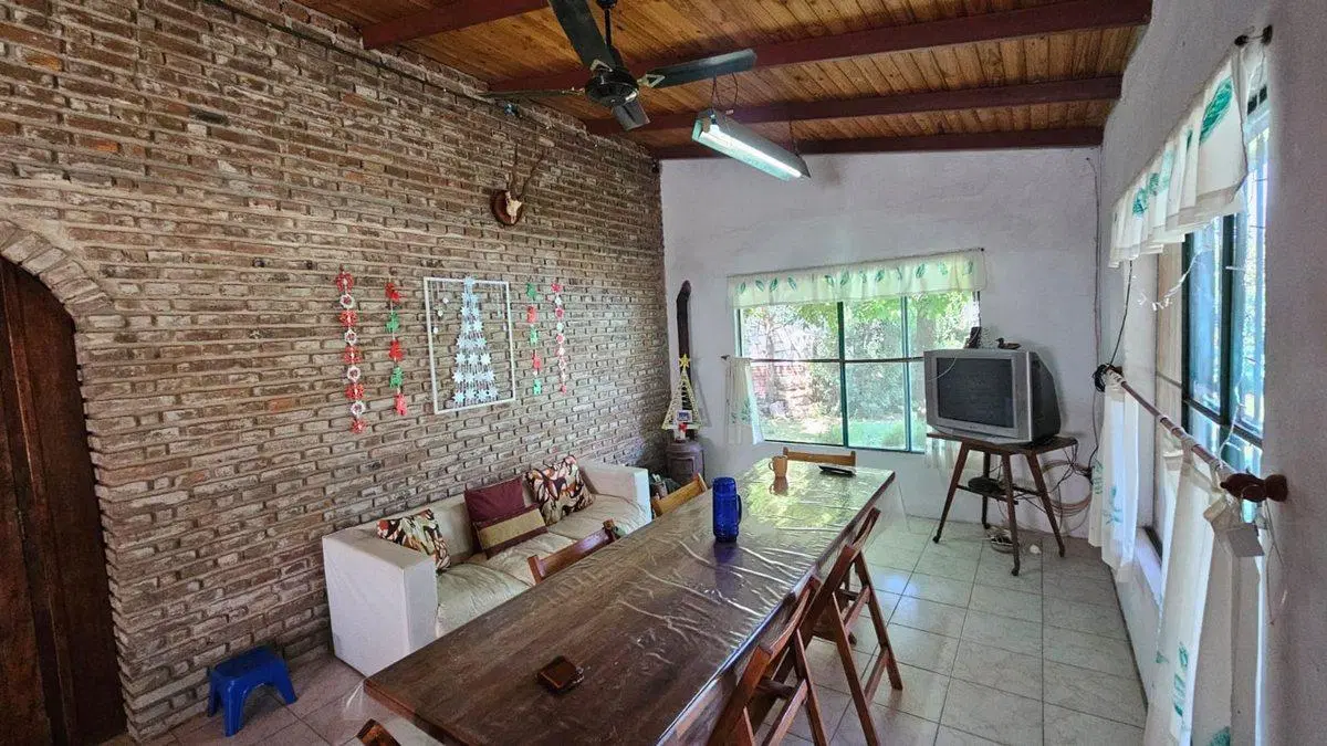 VENTA DE CASA 2 DORMITORIOS CON PILETA -IBARLUCEA 4