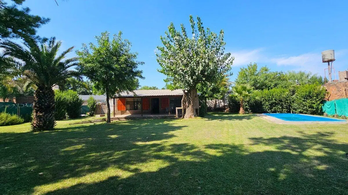VENTA DE CASA 2 DORMITORIOS CON PILETA -IBARLUCEA 2