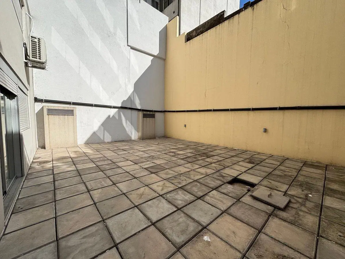 VENTA OFICINAS CENTRO ROSARIO CON COCHERA 8