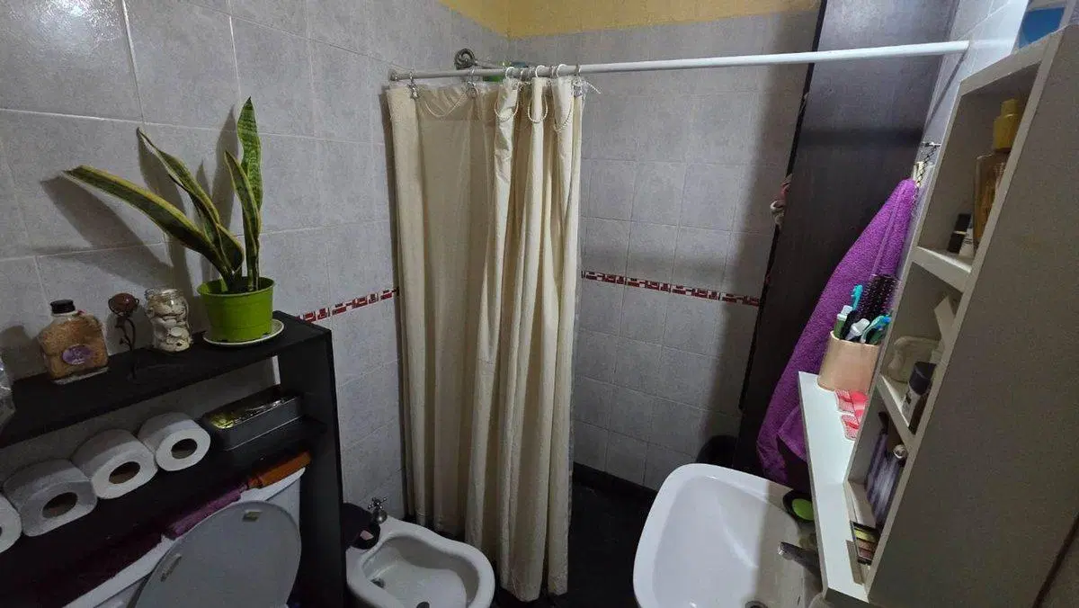 VENTA CASA 2 DORMITORIOS COCHERA BARRIO INDUSTRIAL 4