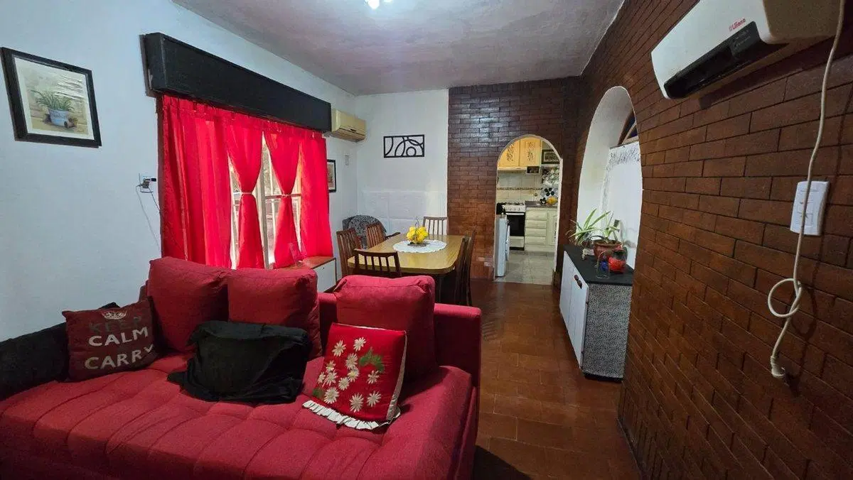 VENTA CASA 2 DORMITORIOS COCHERA BARRIO INDUSTRIAL 2
