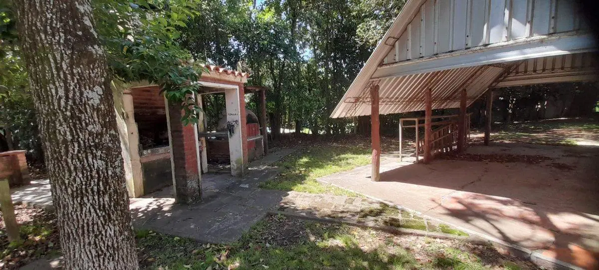 Venta casa más terreno., y pileta. Oliveros 4