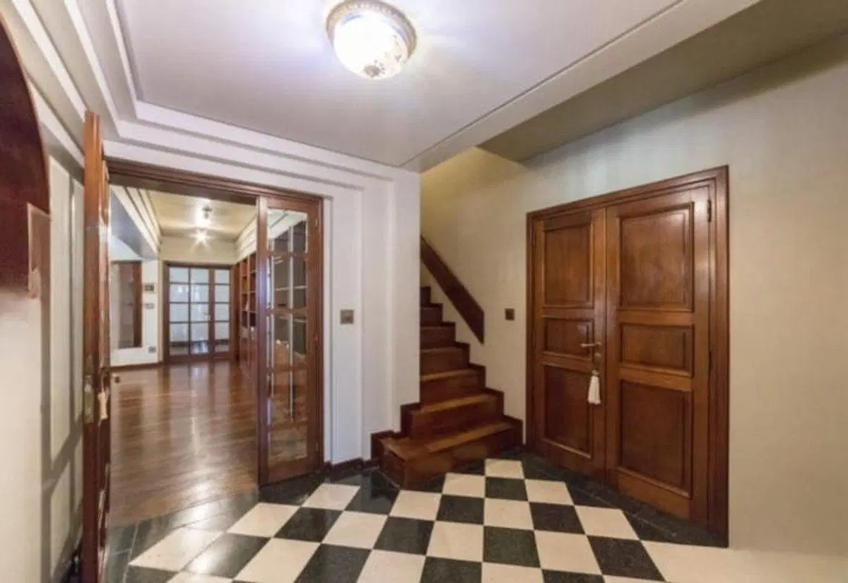 VENTA Casa cinco dormitorios parque 1200 m2 pileta 8