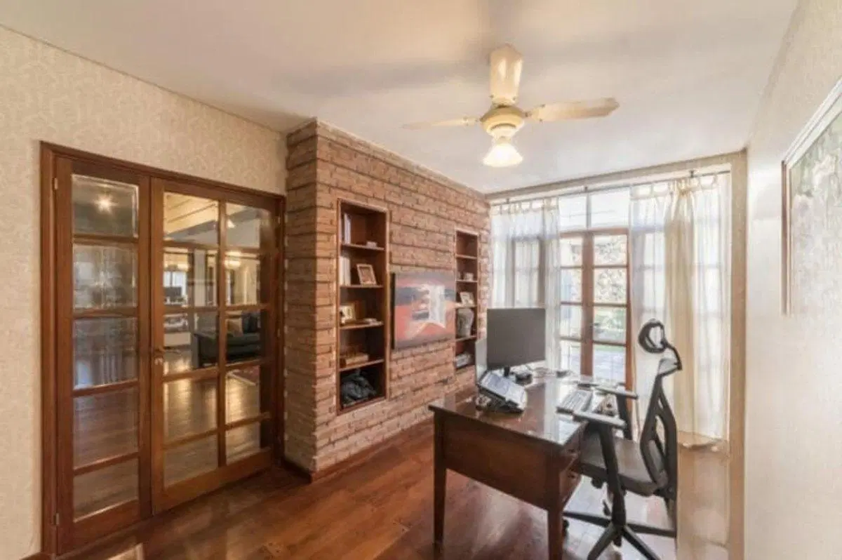 VENTA Casa cinco dormitorios parque 1200 m2 pileta 3