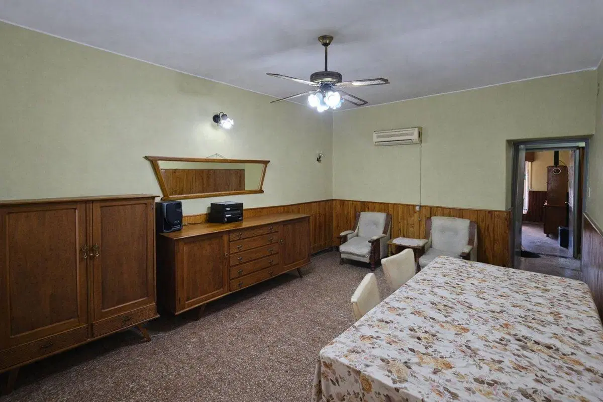 VENTA DE CASA 3 DORMITORIOS CON COCHERA 5