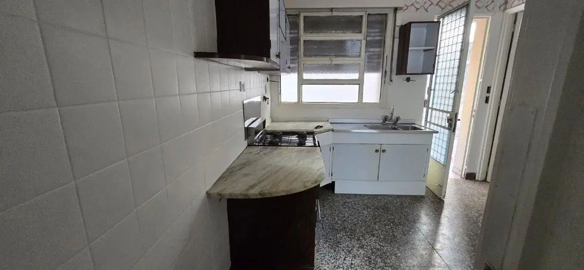 Venta Casa 3 dormitorios o LOTE para constructora 8