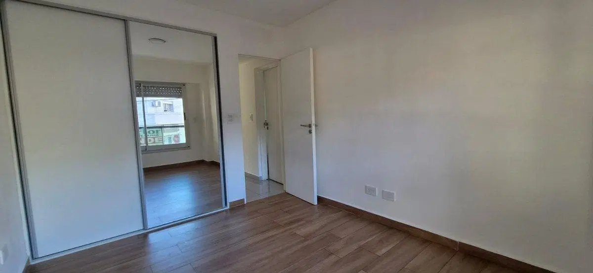 Venta departamento un dormitorios balcón  quincho 4