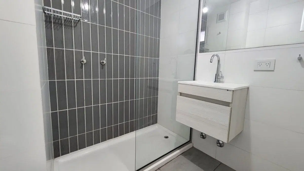 Venta monoambiente con balcón  amenities 4