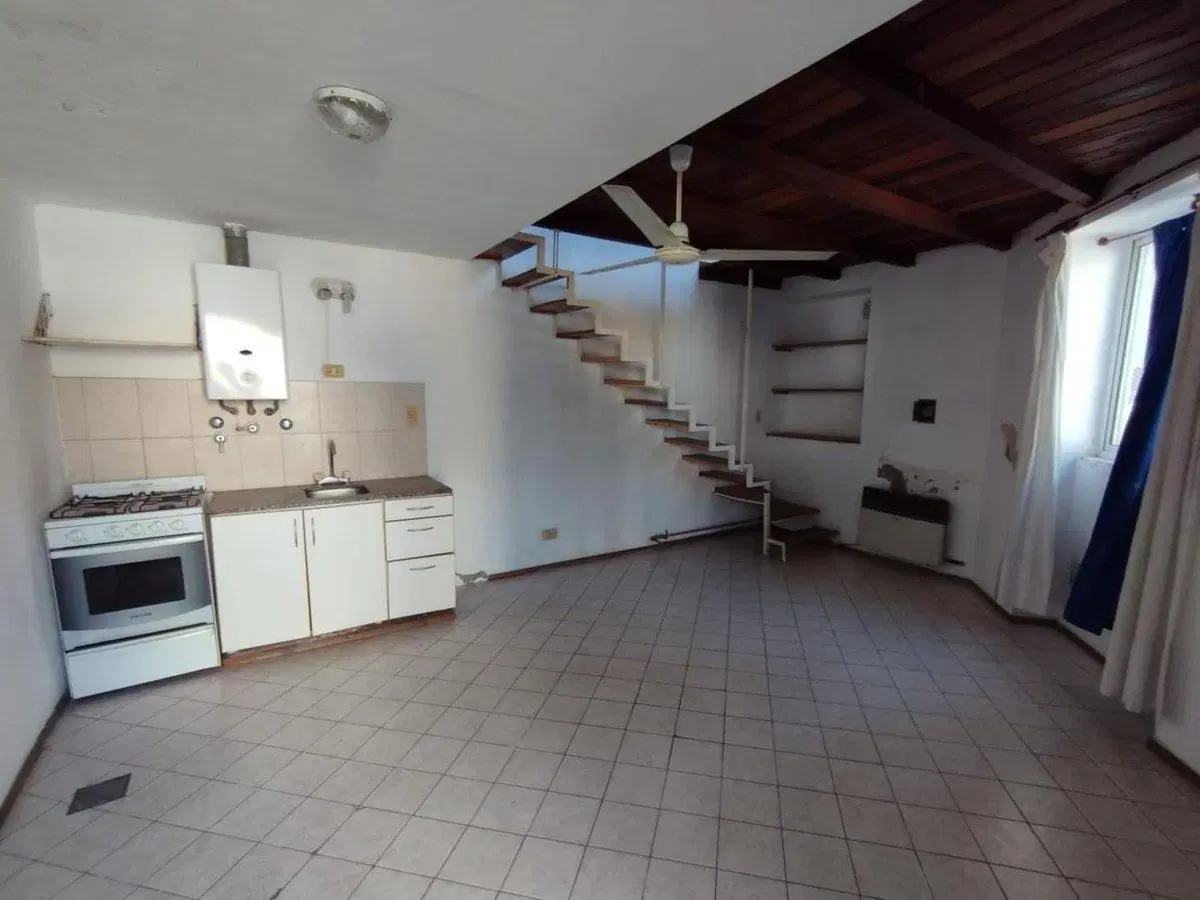 VENTA PH UN DORMITORIO PLANTA BAJA EN ARROYITO 4