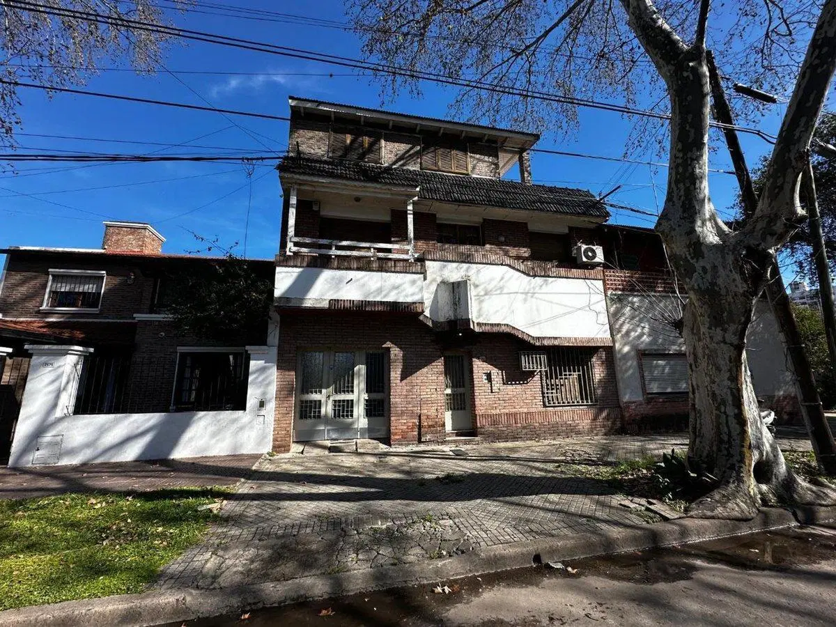 VENTA DOS TRES CASAS EN UNA PATIO COCHERA PERMUTA 2