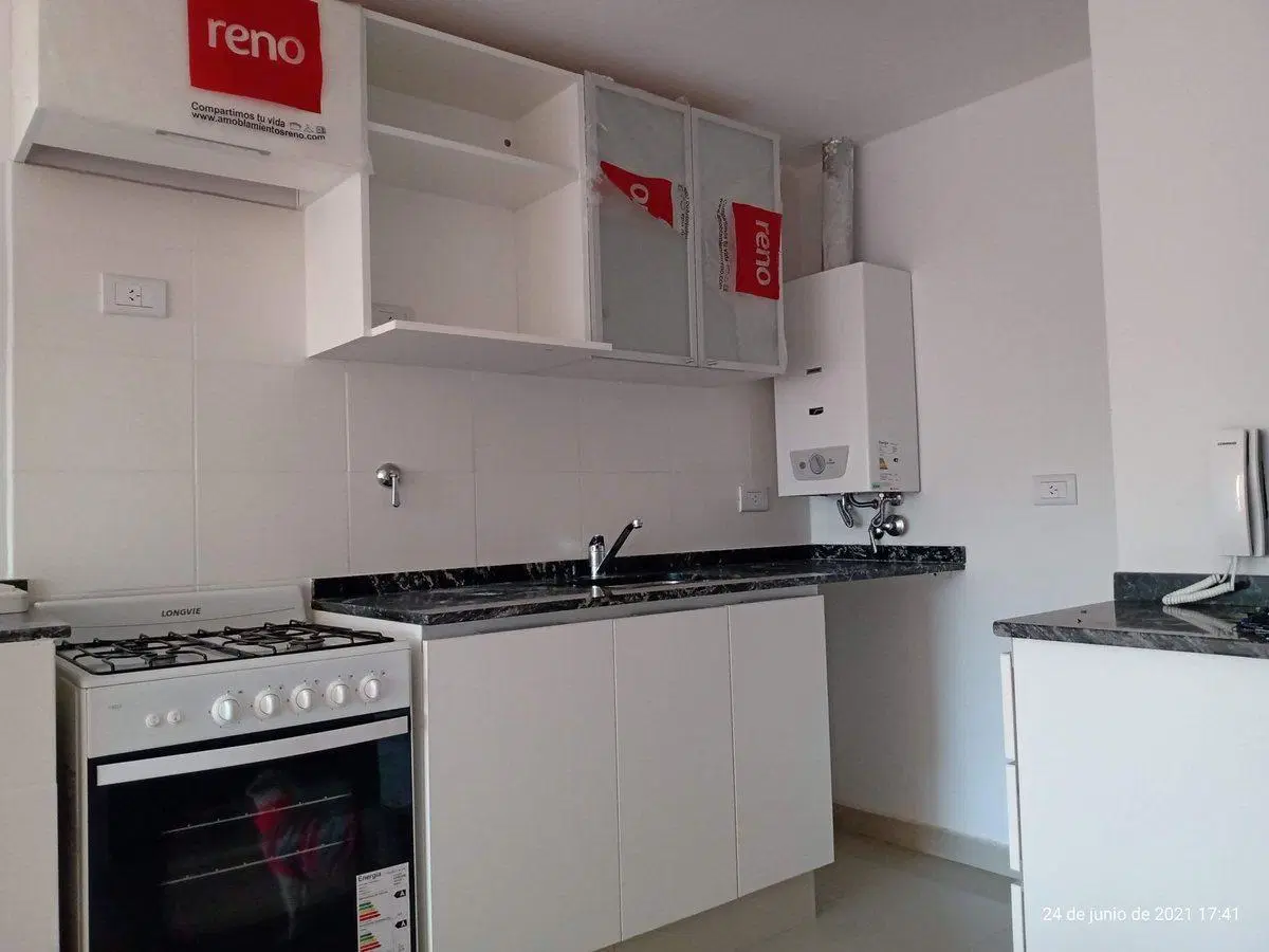 VENTA DEPARTAMENTO DOS DORMITORIOS. BALCON. ABASTO 3