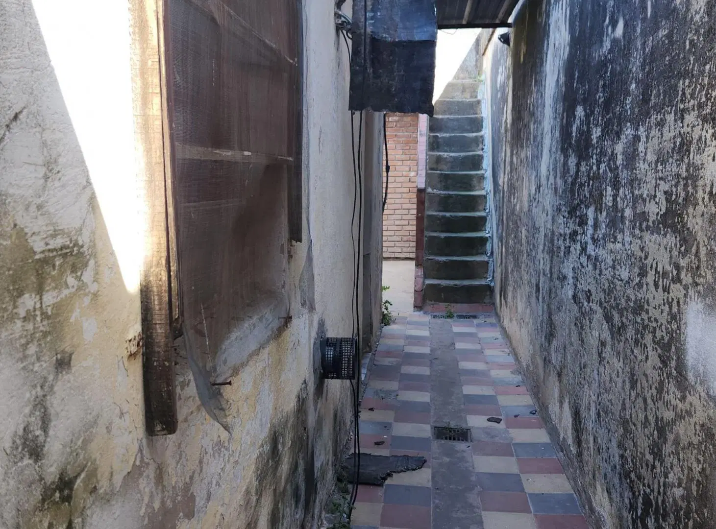 VENTA LOCAL COMERCIAL Y DOS VIVIENDAS A REMODELAR 8