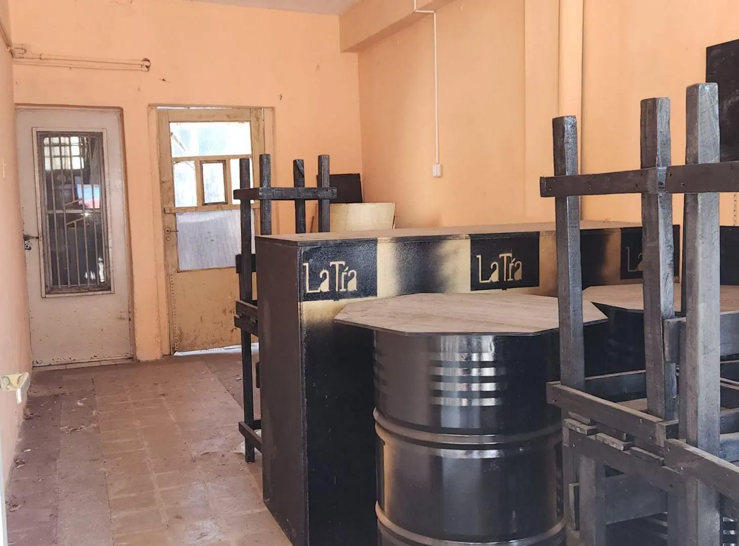VENTA LOCAL COMERCIAL Y DOS VIVIENDAS A REMODELAR 3