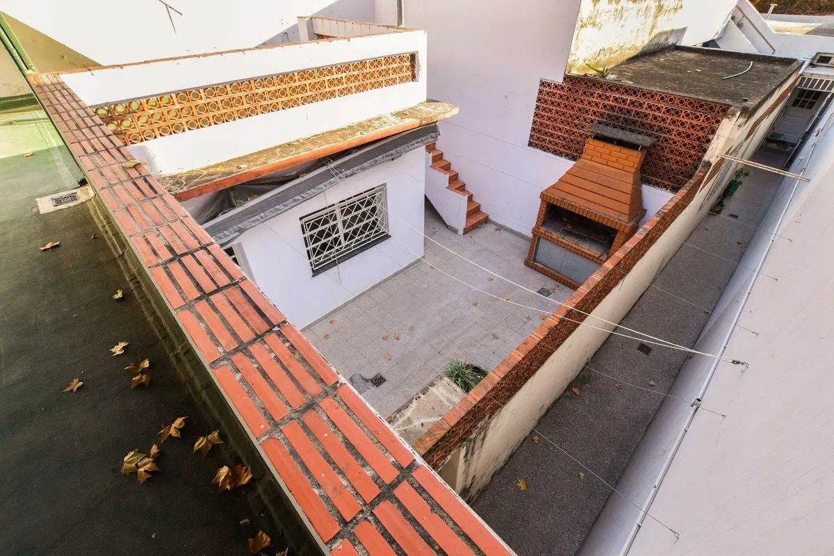 VENTA CASA CON DOS DPTOS DE PASILLO EN LOURDES 5