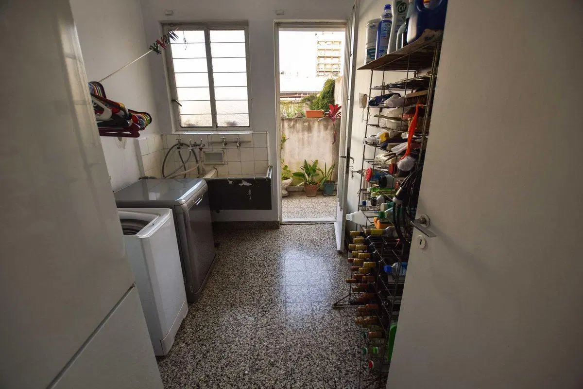 VENTA DEPARTAMENTO FRENTE PISO EXCLUSIVO -COCHERA 5