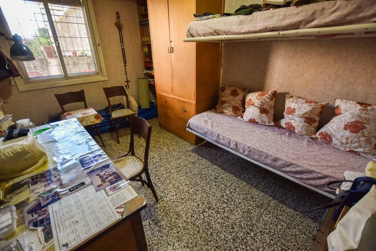 VENTA DEPARTAMENTO FRENTE PISO EXCLUSIVO -COCHERA 2
