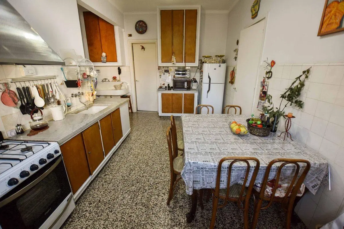 VENTA DEPARTAMENTO FRENTE PISO EXCLUSIVO -COCHERA 4