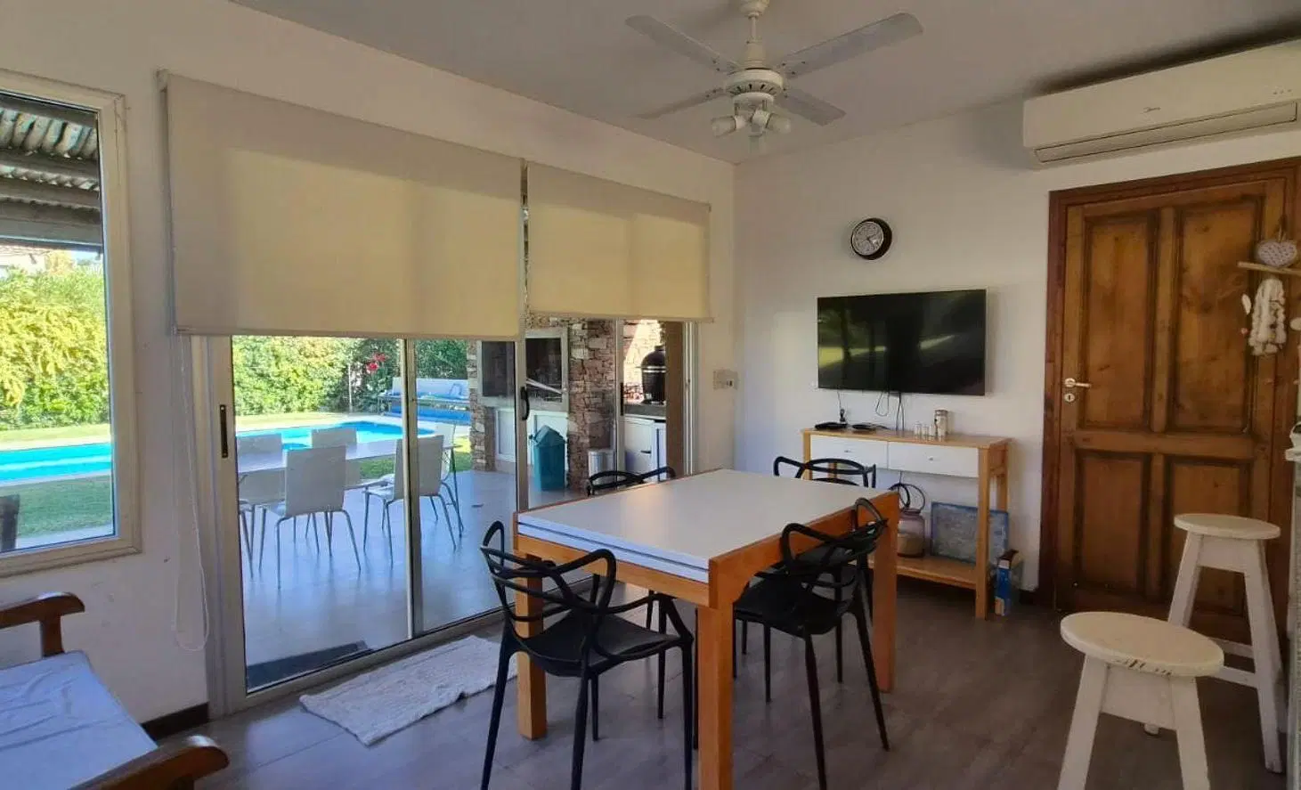 Venta Casa 3 dormitorios Pileta Miraflores 5