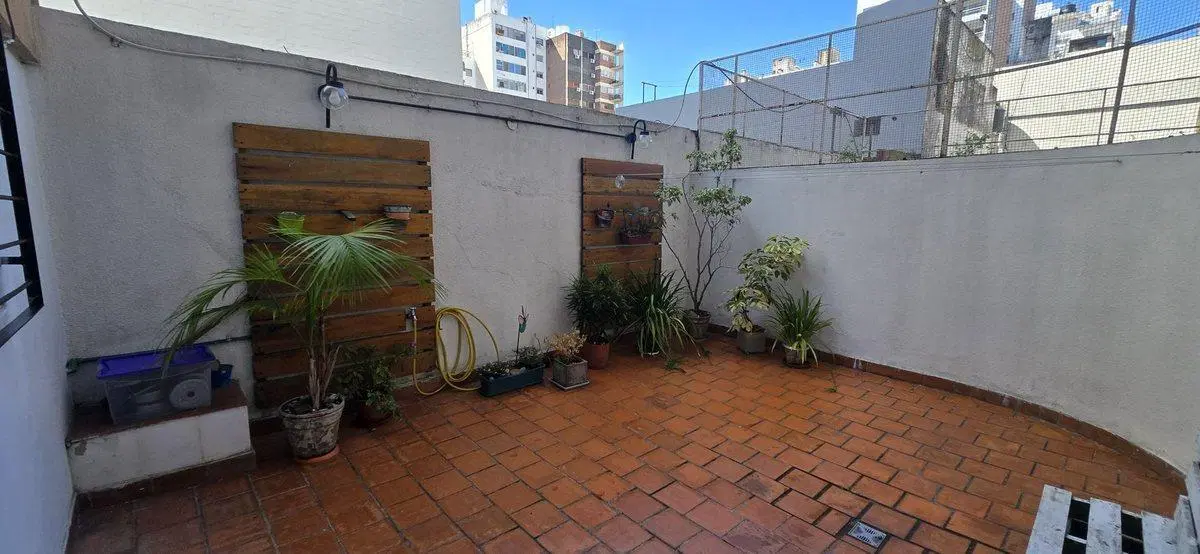 Venta Departamento 2 dormitorios, comodín y patio 5