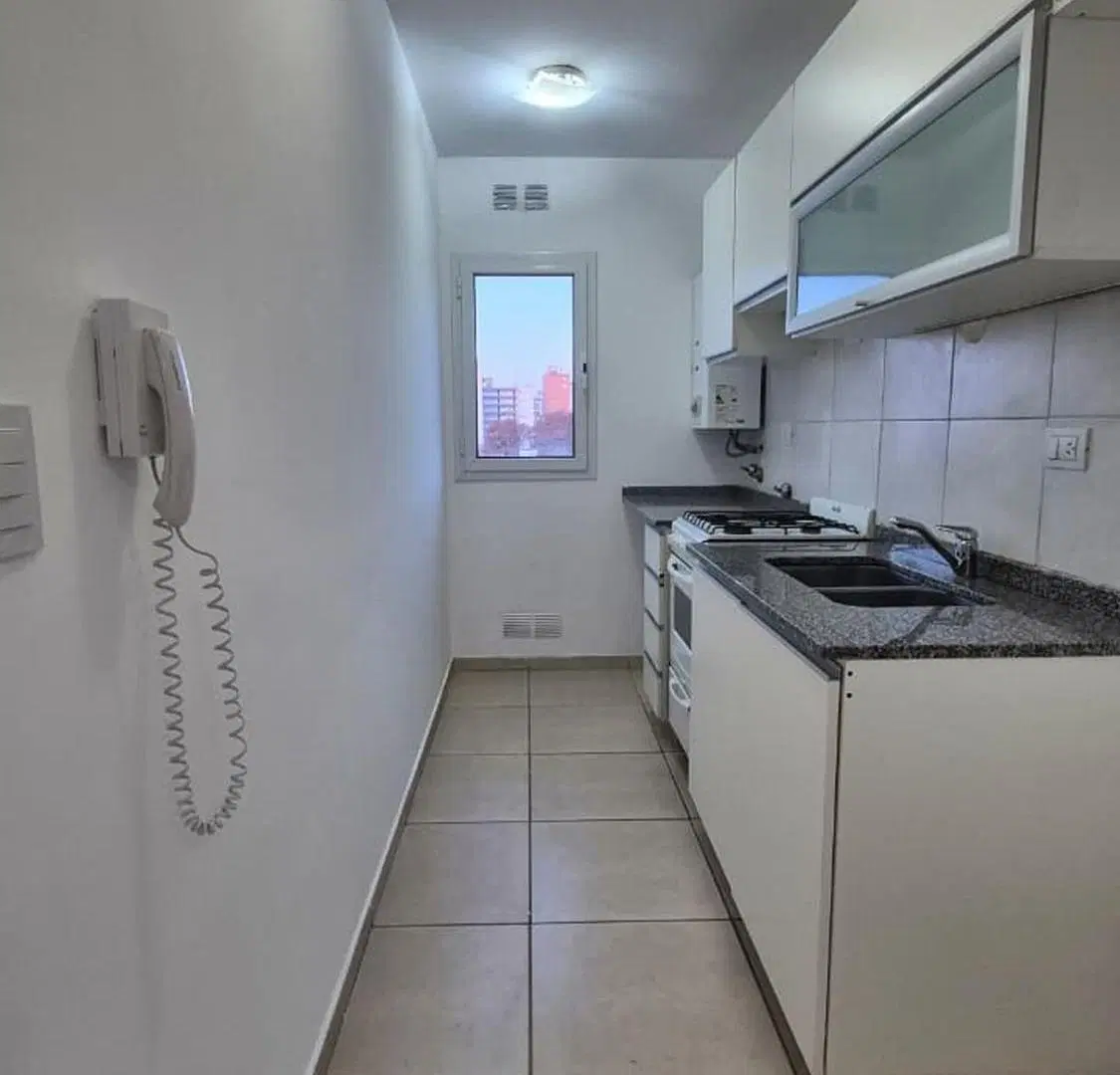 ALQUILER depto 1 dormitorio con balcón - Echesortu 4