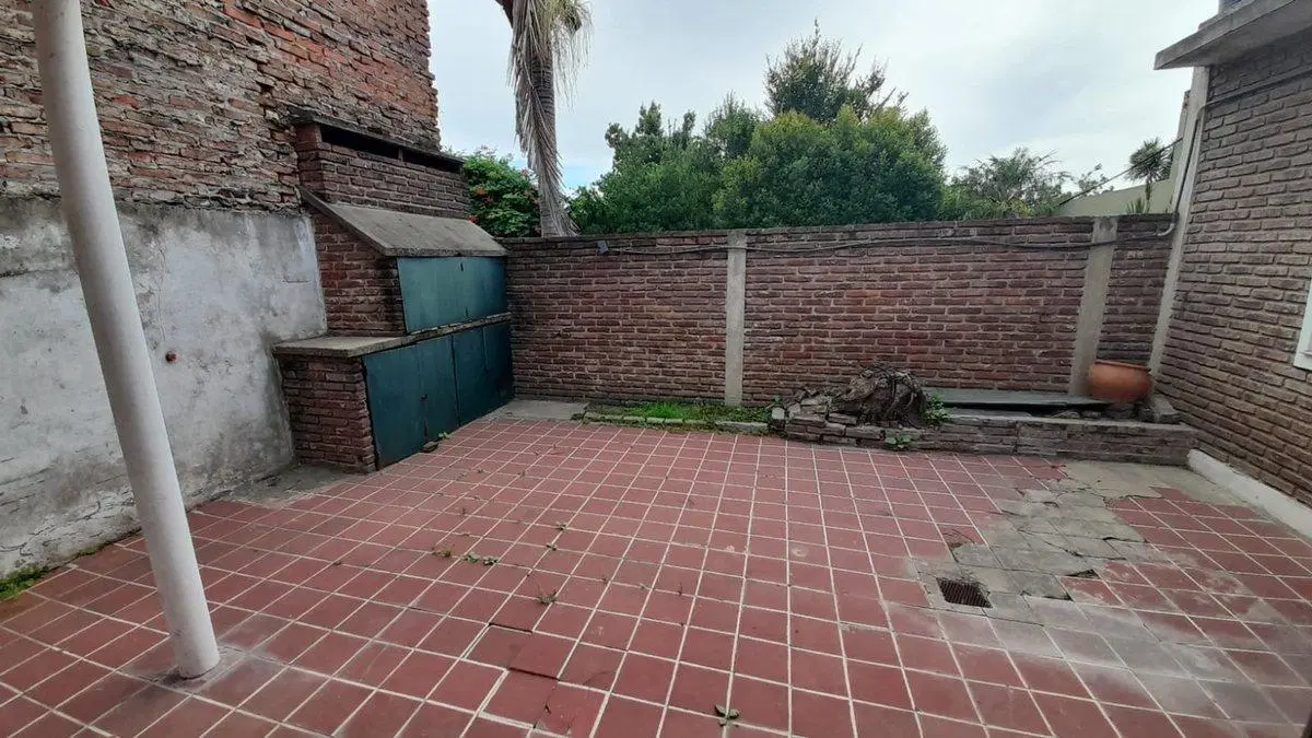 VENTA CASA UNICA DE PASILLO- TIRO SUIZO 8