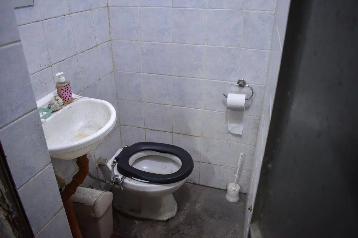 Venta galpón con oficina barrrio Azcuenaga 8