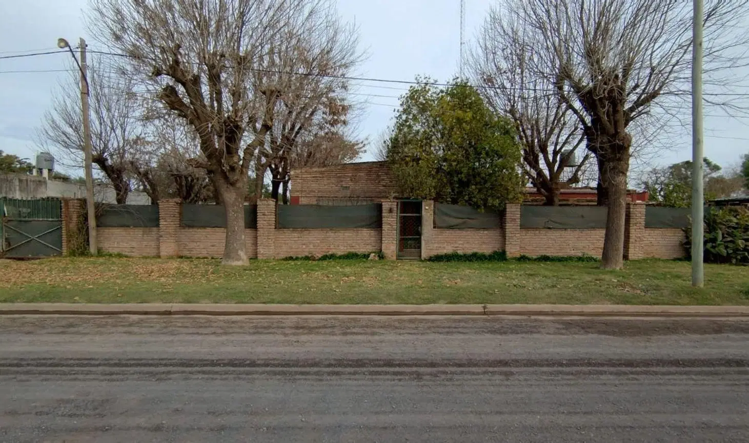 VENTA CASA 3 DORMITORIOS ALVEAR AMPLIO TERRENO 3