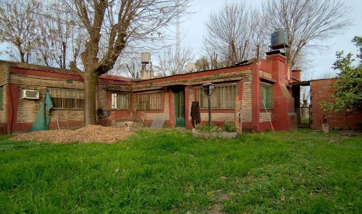 VENTA CASA 3 DORMITORIOS ALVEAR AMPLIO TERRENO 2