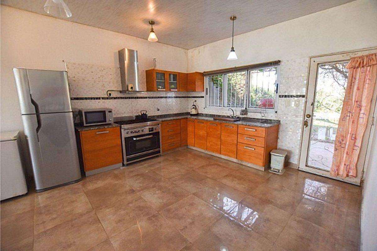 Foto de Casa 2 Dormitorios Jardín y Pileta Campiñas Piñero, imagen 5