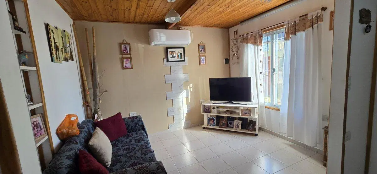 Venta casa dos dormitorios y patio verde, Alvear 2