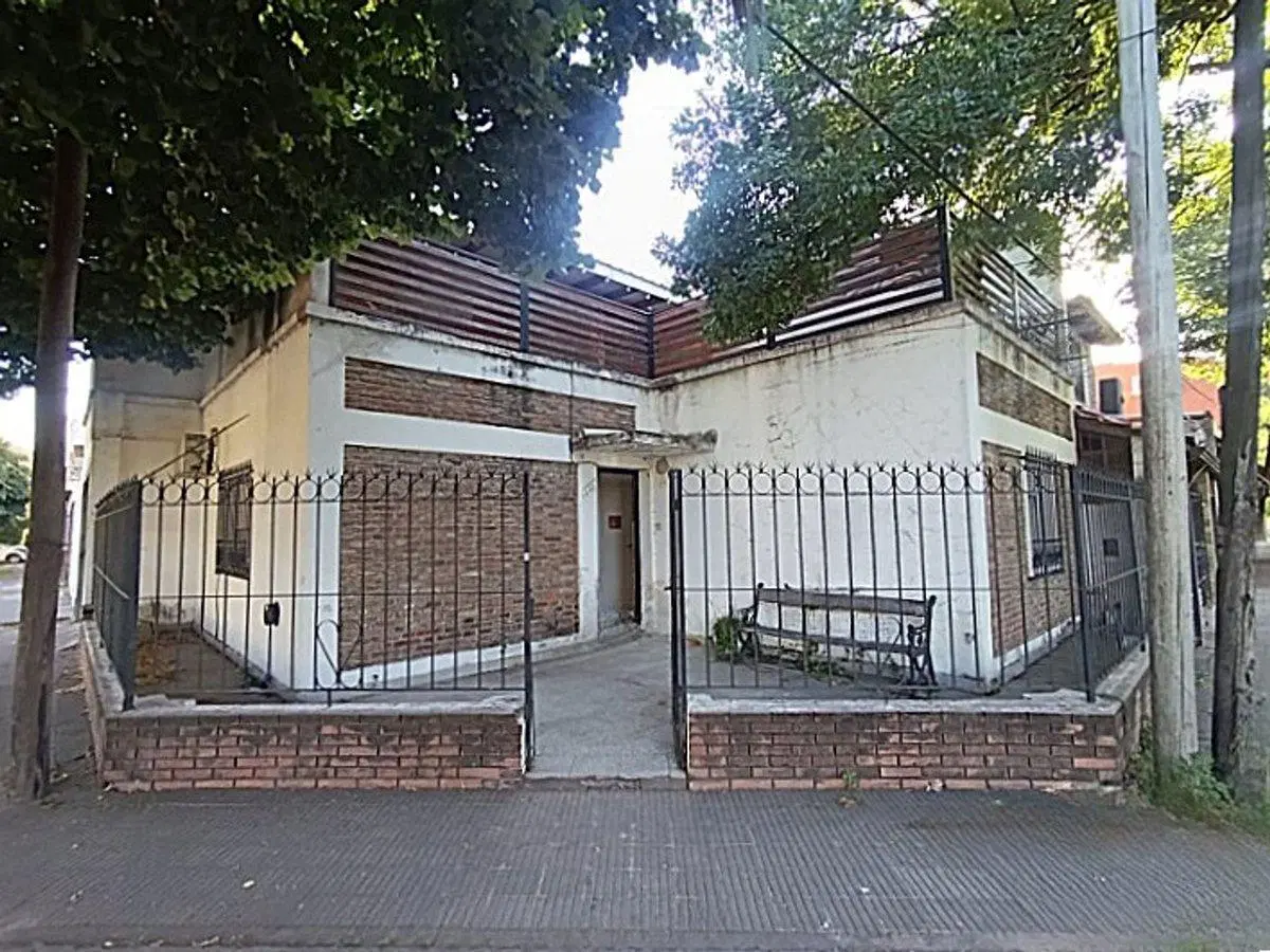VENTA CASA 2 DORMITORIOS, COCHERA PATIO Y QUINCHO 2