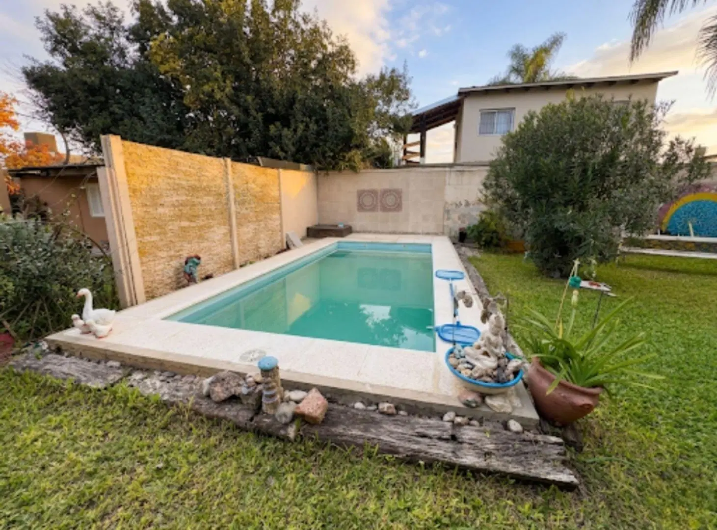 VENTA DE CASA  Y QUINCHO  EN IBARLUCEA CON PILETAS 2