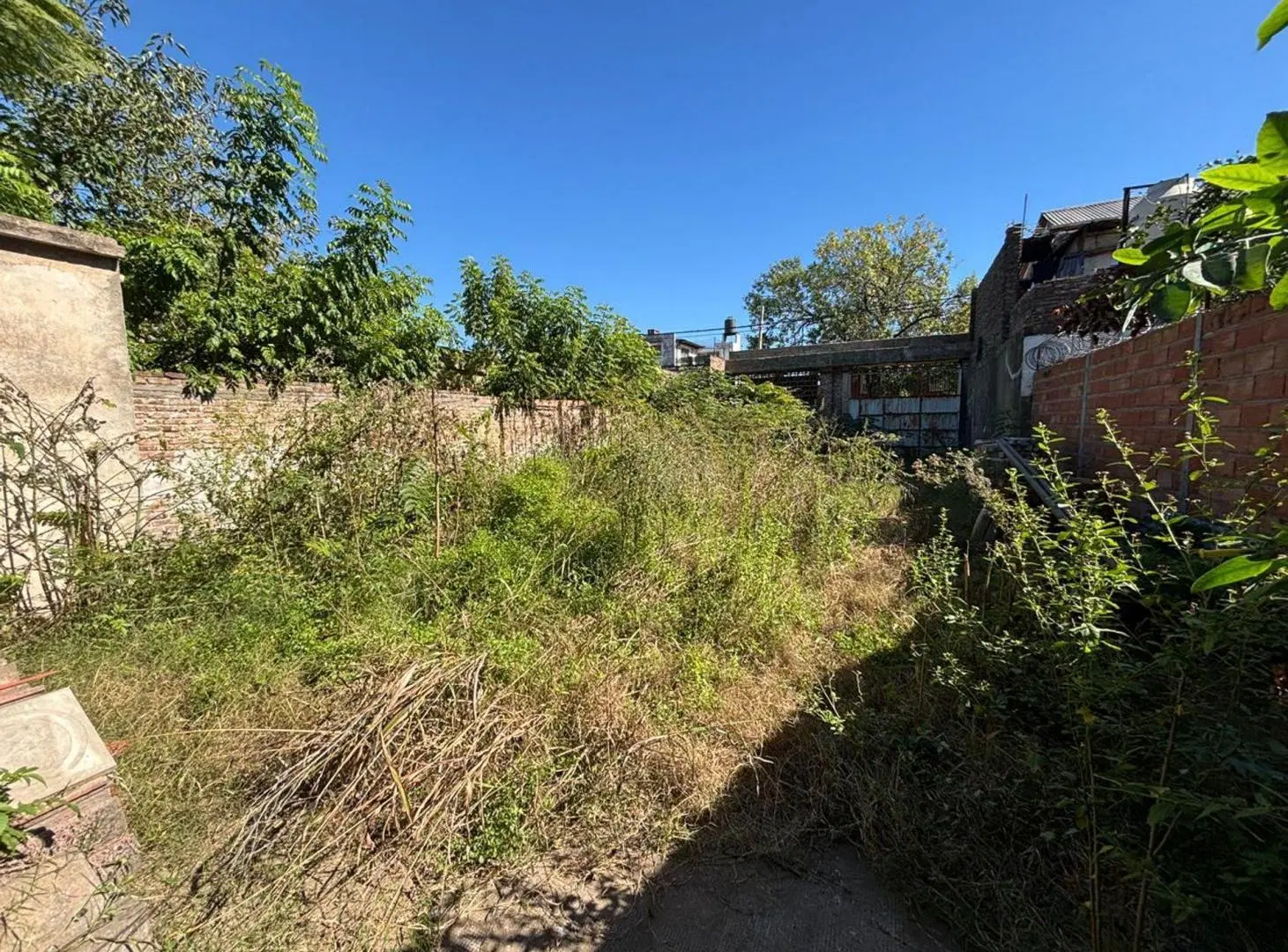 VENTA AMPLIO  GALPON 400 M2 BARRIO LAS HERAS 5