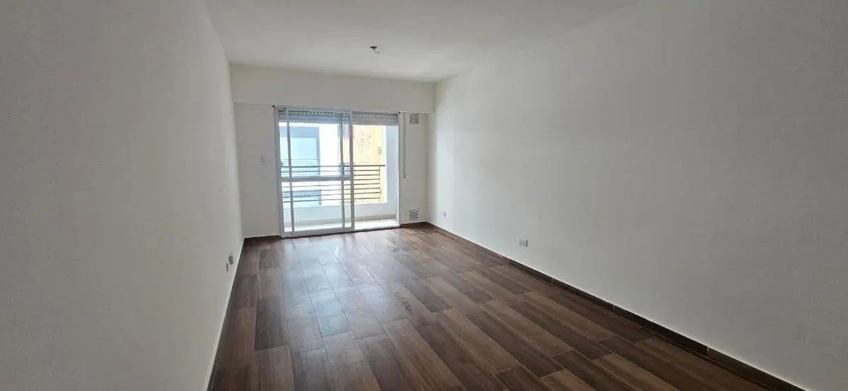 Venta Monoambiente con balcón Barrio Martin 4