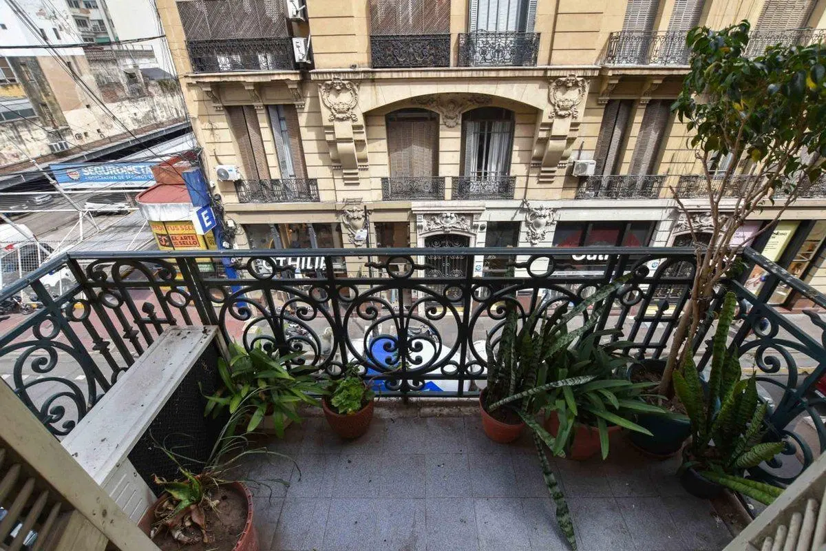 VENTA Departamento de Estilo, con balcon. Centro 3