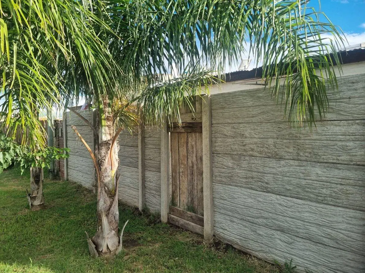 VENTA CASA 2 DORMITORIOS COCHERA, PILETA IBARLUCEA 5