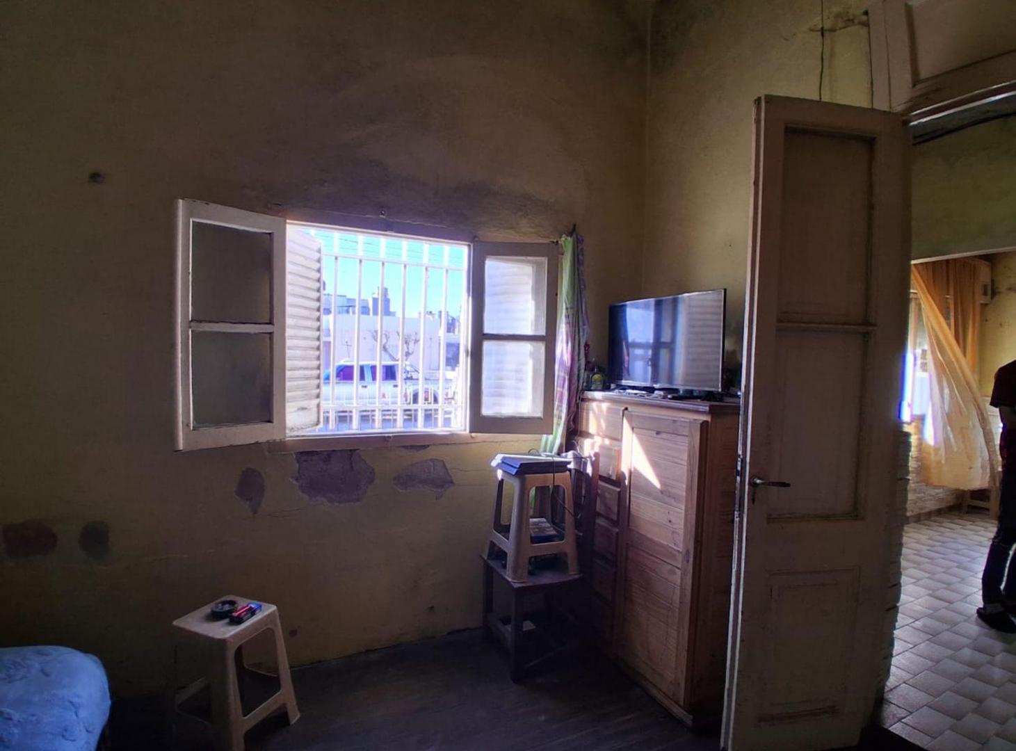 Foto de VENTA CASA A RECICLAR V. GOBERNADOR GALVEZ, imagen 4