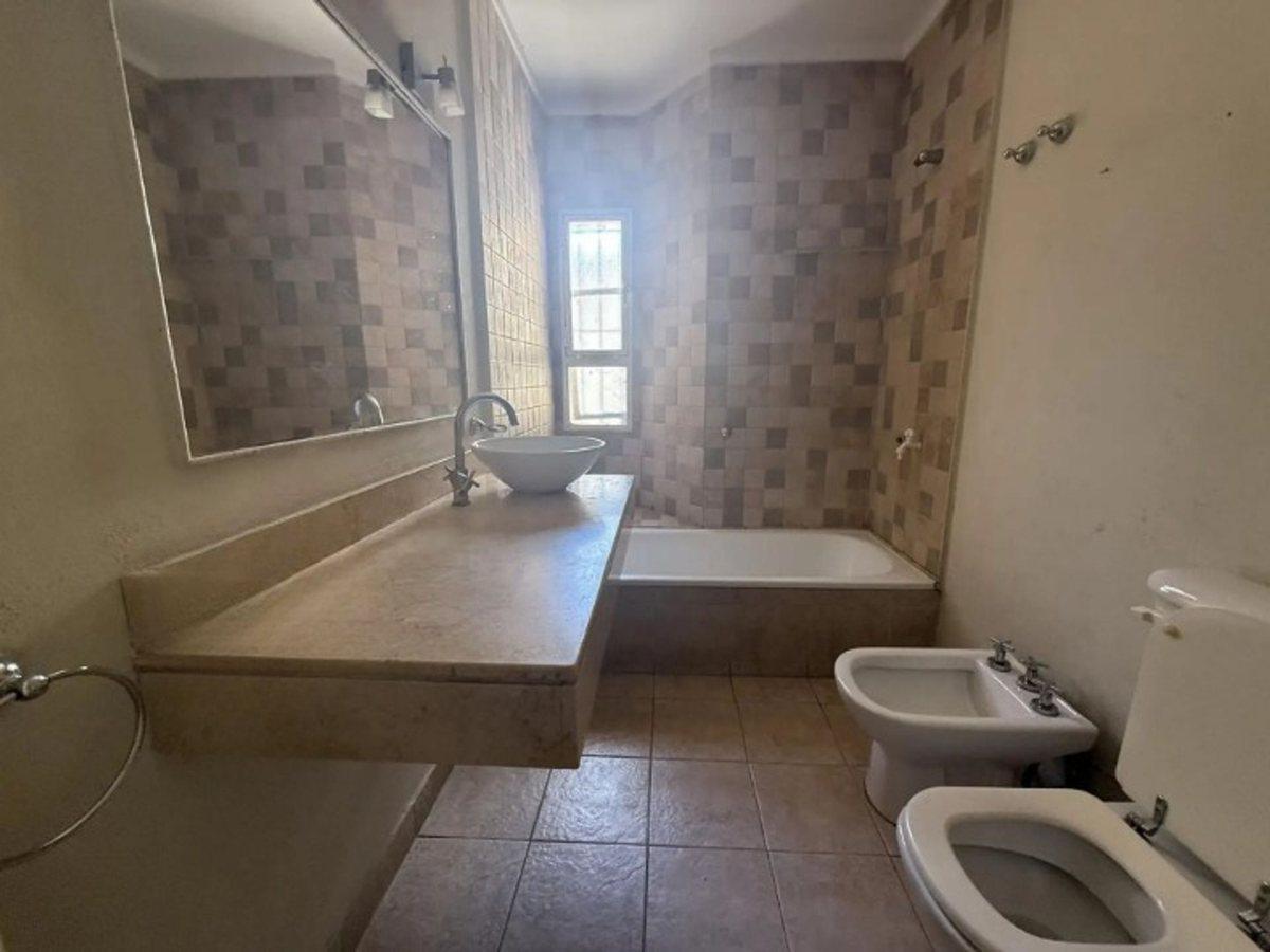 Foto de VENTA CASA 3 DORMITORIOS, PATIO, QUINCHO-FISHERTON, imagen 3