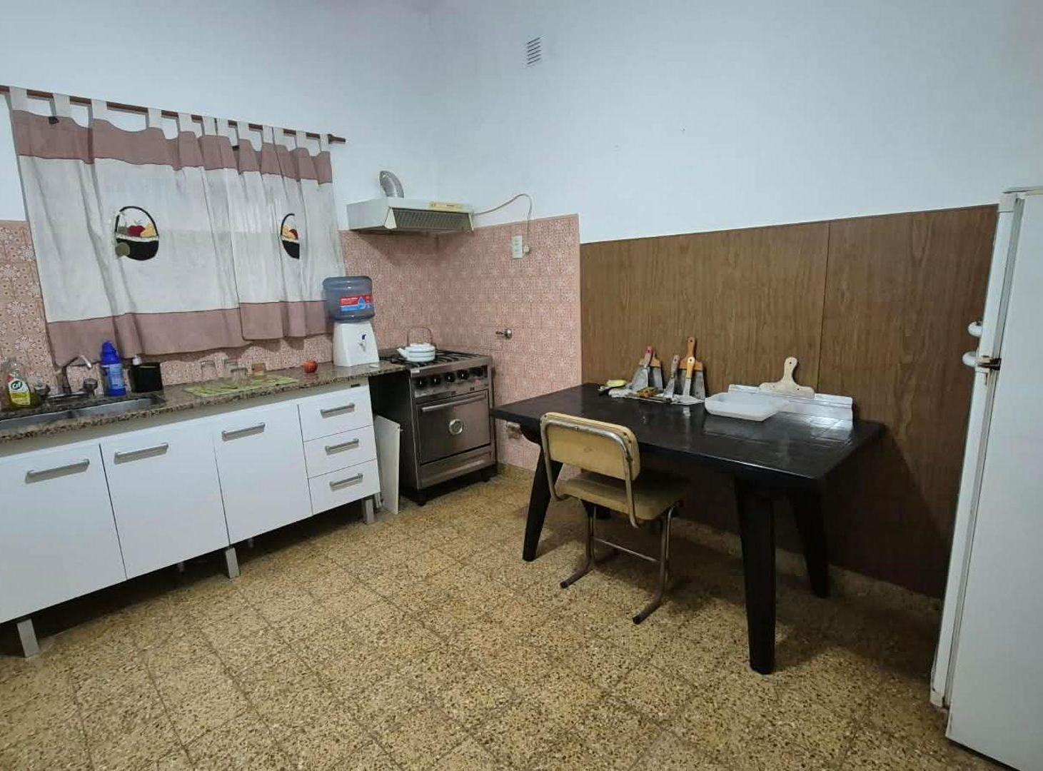 Foto de VENTA CASA ZONA SUR DOS DORMITORIOS CON COCHERA, imagen 2