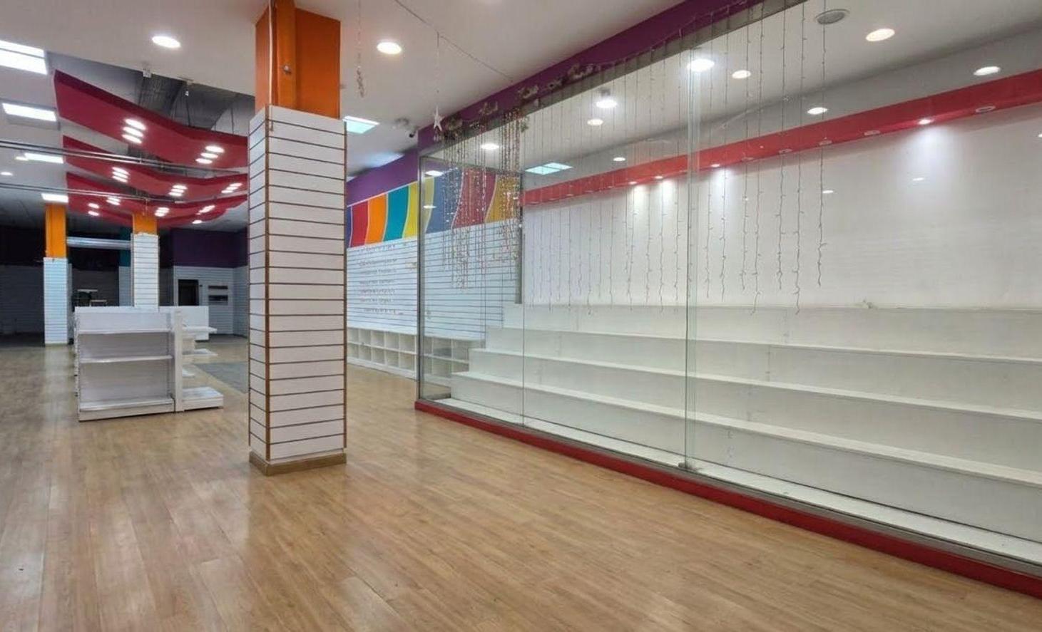 Foto de Alquiler Local Comercial 415 metros con subsuelo, imagen 3