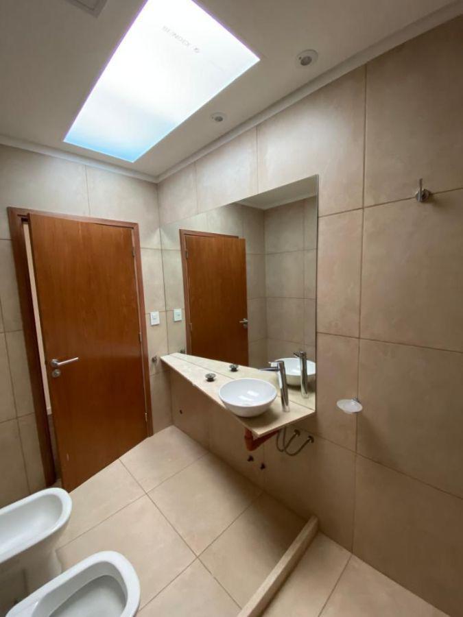 Foto de VENTA - Casa de 3 dormitorios, piscina y jardín. Puerto Paraíso, imagen 3