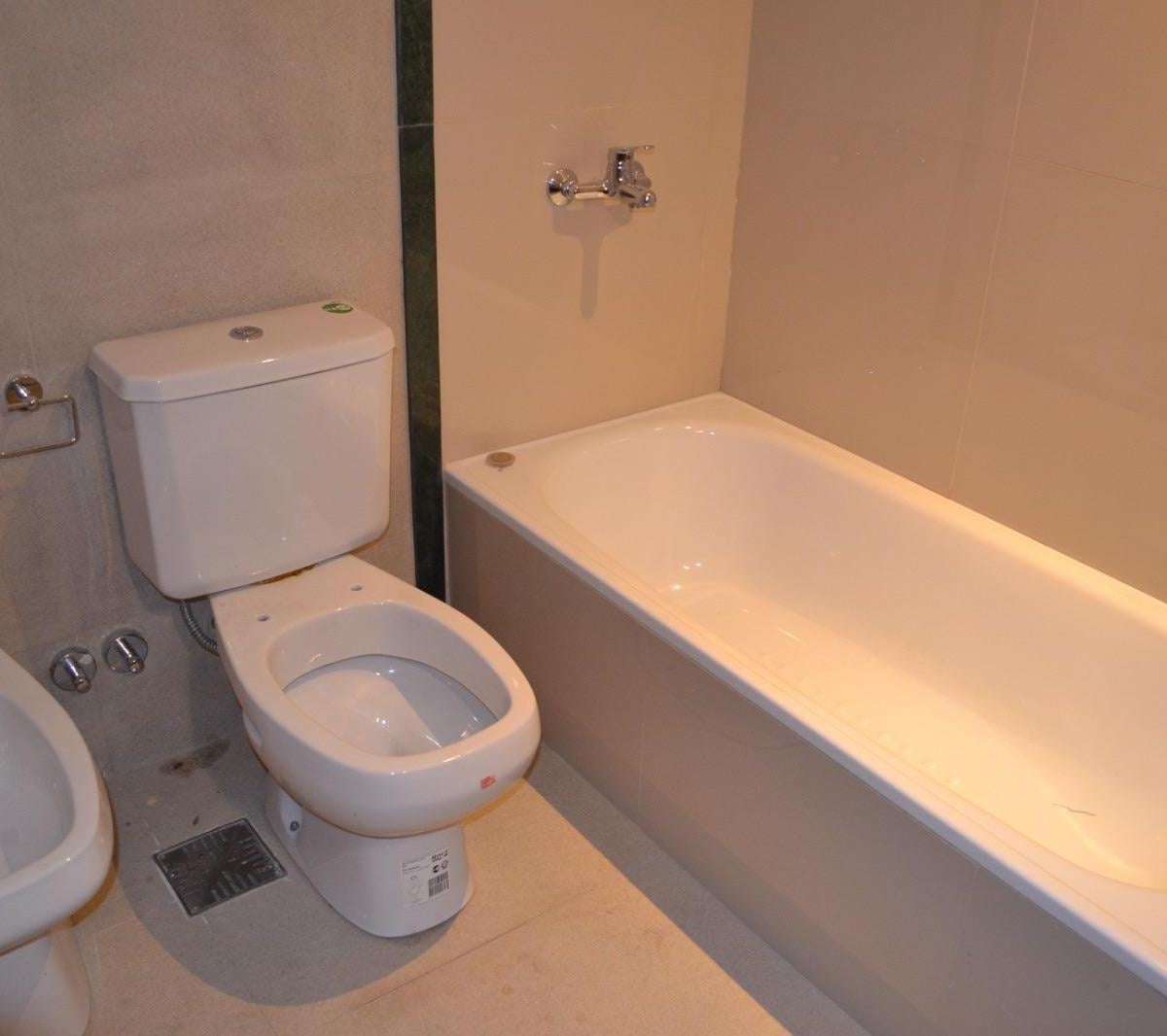 VENTA - Departamento de 2 dormitorios, patio y amenities. Centro río, Rosario. APTO CRÉDITO