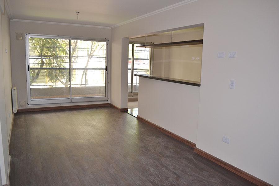 Foto de VENTA - Departamento de 2 dormitorios a estrenar con cochera. Centro, imagen 3