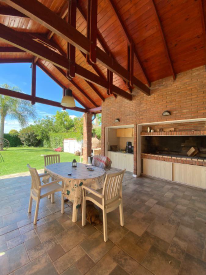 Fisherton - 5 Dorm. - 1200 m² 5