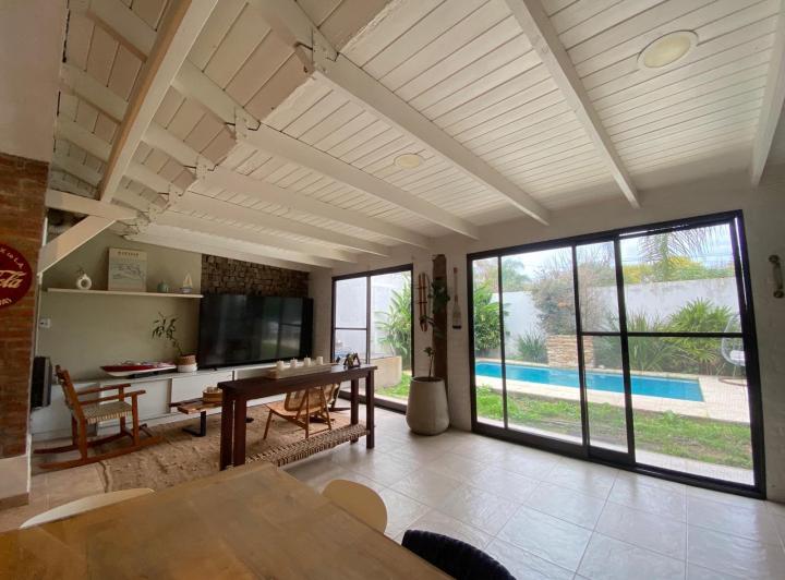 BAIGORRIA - 4 DORM - PISCINA - COCHERA 2