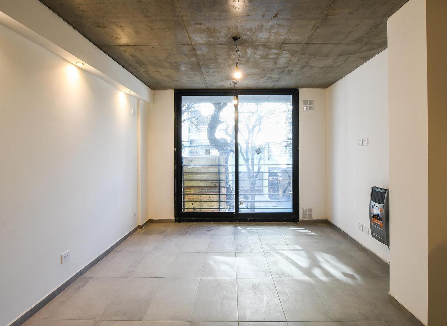 VENTA - Departamento de 2 dormitorios y patio. Abasto, Rosario.