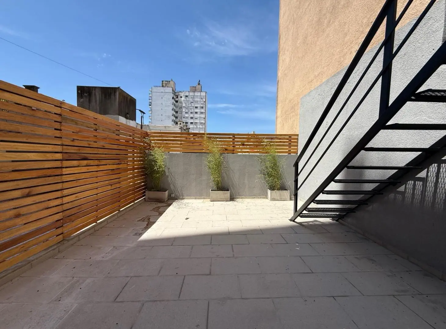 VENTA - Planta alta totalmente reciclada 3 dormitorios con patio y terraza. Abasto, Rosario. 1