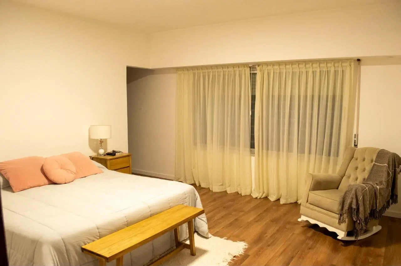 VENTA - Casa de 4 dormitorios, jardín y piscina. Cantegril, Funes. 5